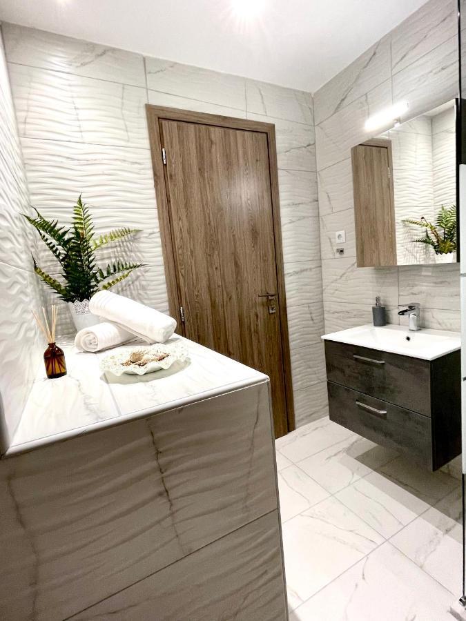 Emerald Luxury Apartments - Ath Airport Spáta Esterno foto